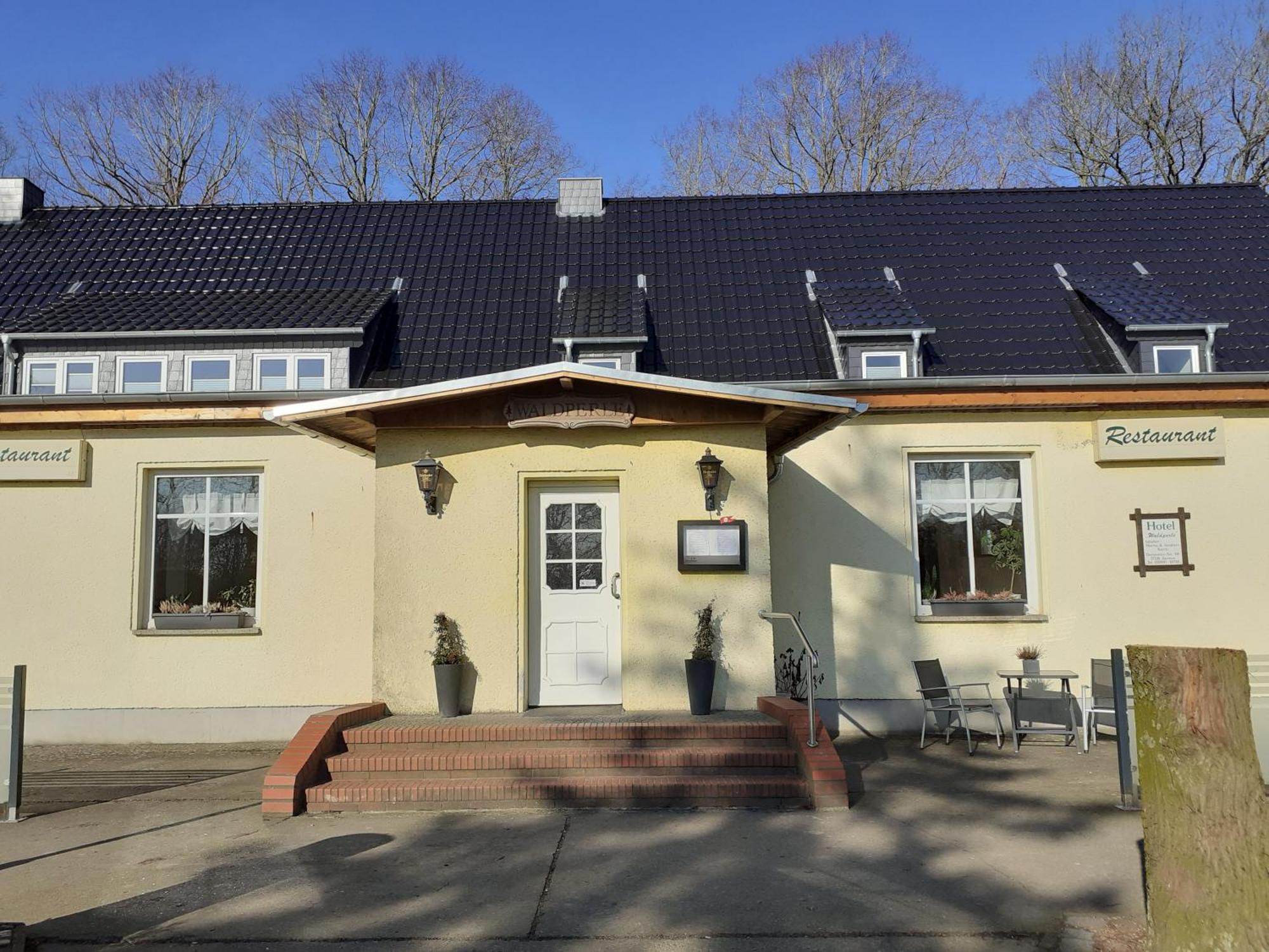Hotel Waldperle Jarmen Exterior foto